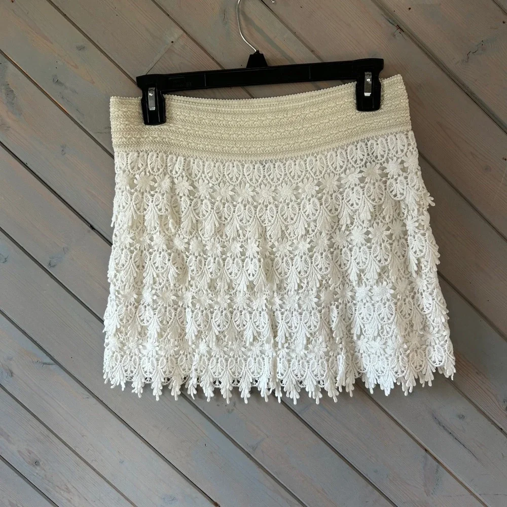 Express Womens White Crochet Lace Mini‎ Skirt Tiered Floral Eyelet Boho Size XS